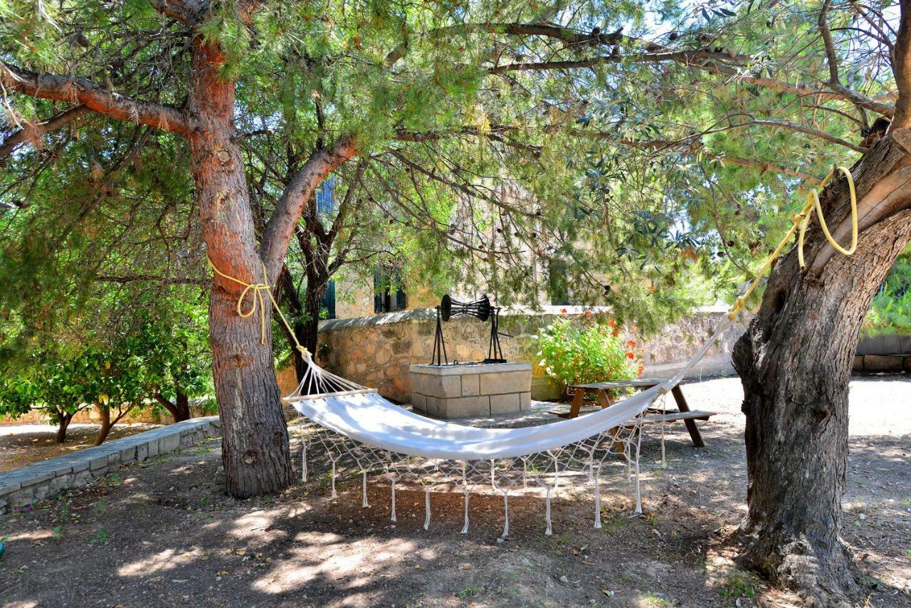 Aegina Pyrgos Ralli Estate Guesthouse מראה חיצוני תמונה